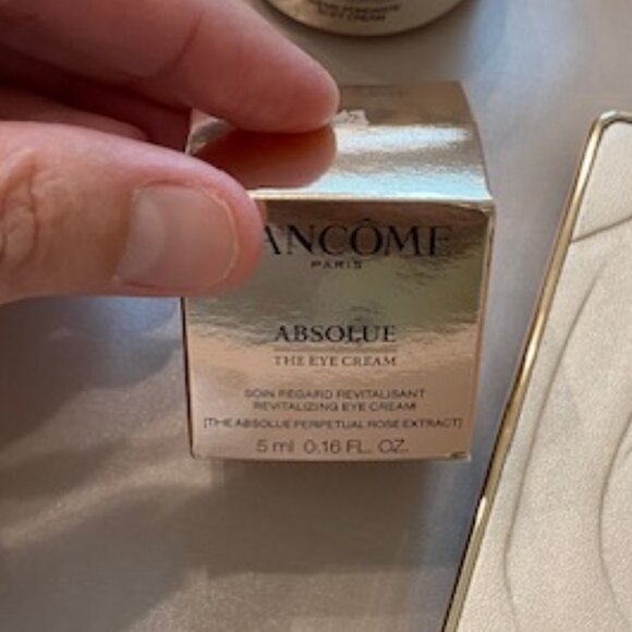 Lancome Skin Care & Eye Shadow - Picture 6 of 10